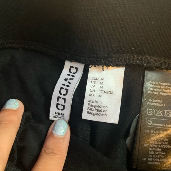 SOLD H&M Skirt - Picture 3 of 3